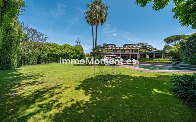 Resale - Detached villa - Marbella - Guadalmina Baja