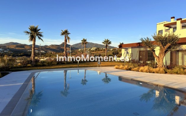 Resale - Apartment - Estepona - Cancelada