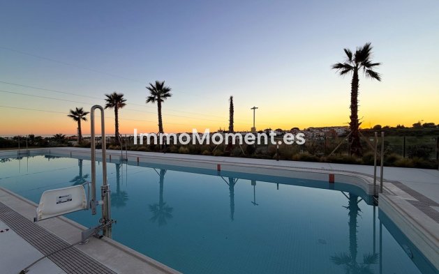 Resale - Apartment - Estepona - Cancelada