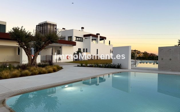 Resale - Apartment - Estepona - Cancelada
