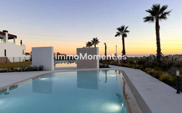 Resale - Apartment - Estepona - Cancelada