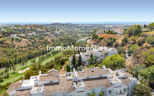 Resale - Apartment - Benahavís - La Quinta