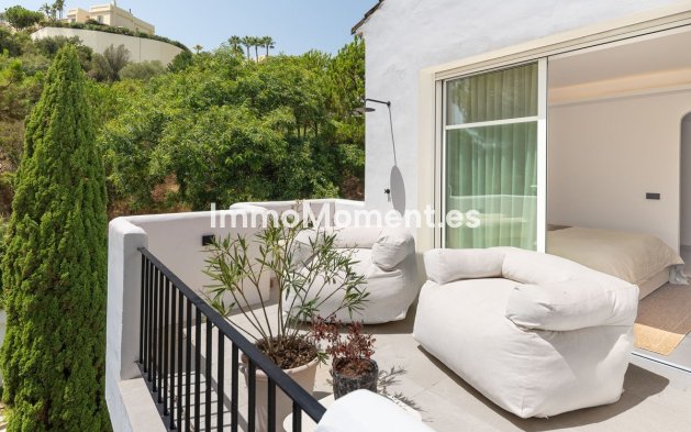Resale - Apartment - Benahavís - La Quinta