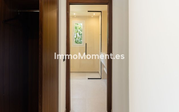 Resale - Apartment - Benahavís - La Quinta