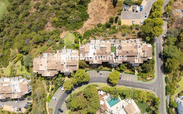 Resale - Apartment - Benahavís - La Quinta