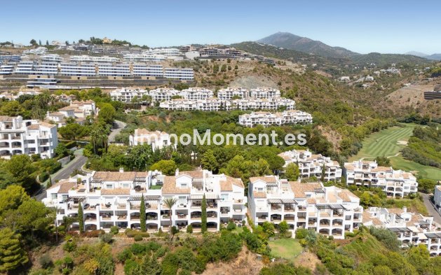 Resale - Apartment - Benahavís - La Quinta