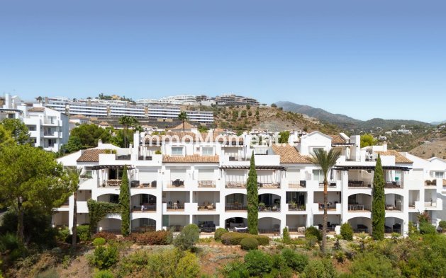 Resale - Apartment - Benahavís - La Quinta