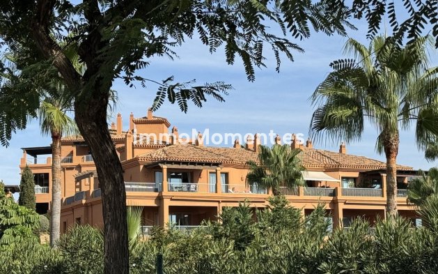 Wiederverkauf - Wohnung - Estepona  - Atalaya