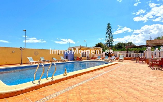 Wiederverkauf - Freistehende Villa - Torrevieja - Torrevieja Centro