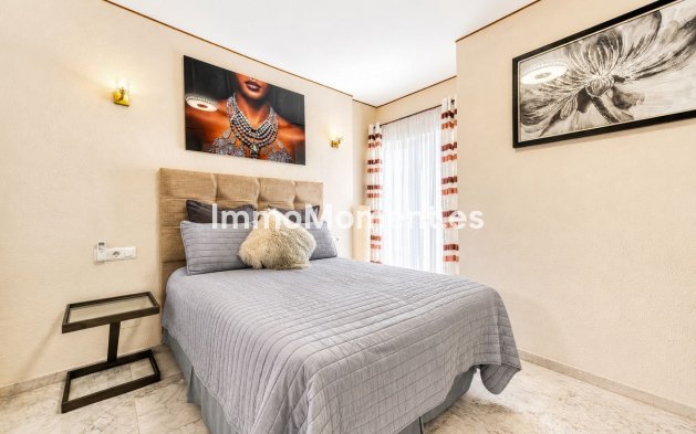 Resale - Apartment - Mijas Costa - Calahonda