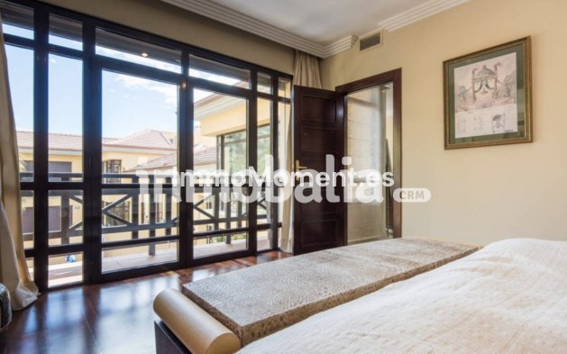 Reventa - Villa independiente - Puerto Banús
