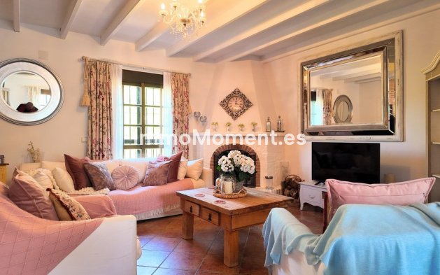Bestaande woning - Vrijstaande villa - Binnenland  - Alhaurín el Grande Centro