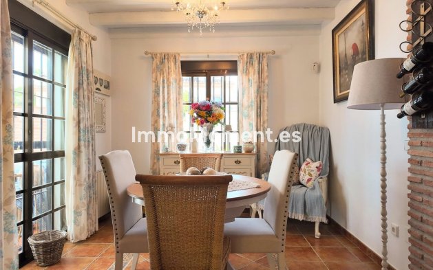 Bestaande woning - Vrijstaande villa - Binnenland  - Alhaurín el Grande Centro