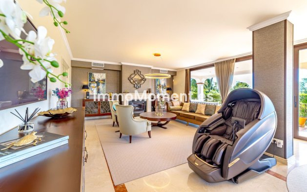 Wiederverkauf - Freistehende Villa - Estepona  - Atalaya