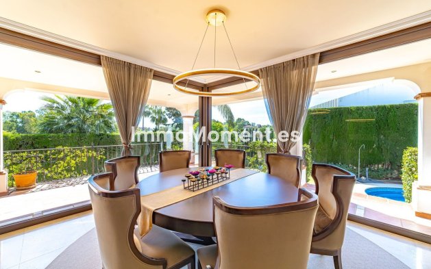 Wiederverkauf - Freistehende Villa - Estepona  - Atalaya