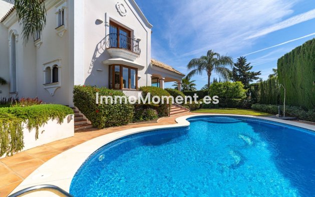 Wiederverkauf - Freistehende Villa - Estepona  - Atalaya