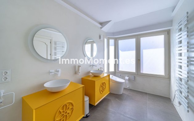 Wiederverkauf - Freistehende Villa - Estepona  - Atalaya