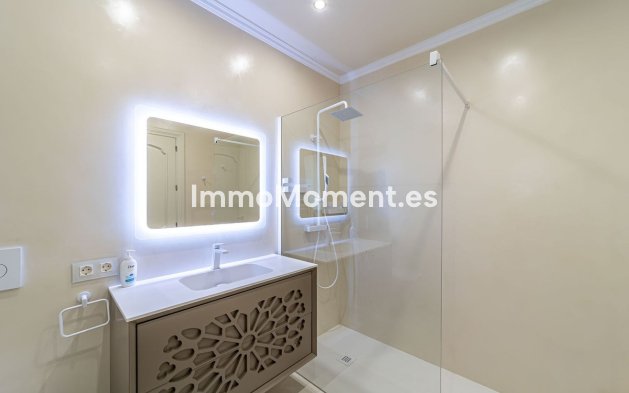 Wiederverkauf - Freistehende Villa - Estepona  - Atalaya
