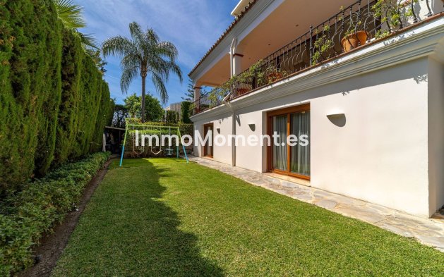 Wiederverkauf - Freistehende Villa - Estepona  - Atalaya