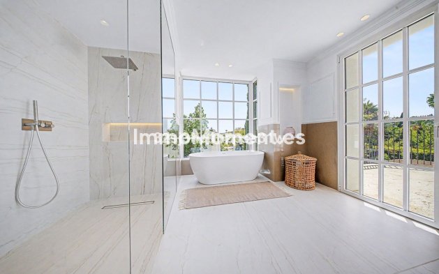 Wiederverkauf - Freistehende Villa - Marbella - Nueva Andalucía
