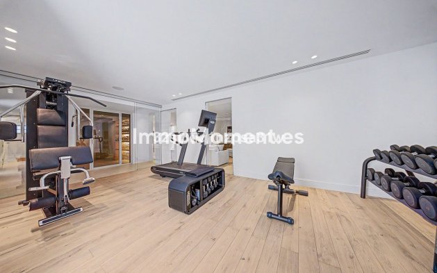 Wiederverkauf - Freistehende Villa - Marbella - Nueva Andalucía