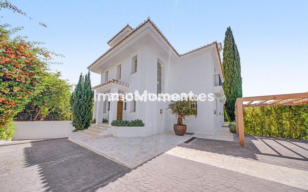 Wiederverkauf - Freistehende Villa - Marbella - Nueva Andalucía