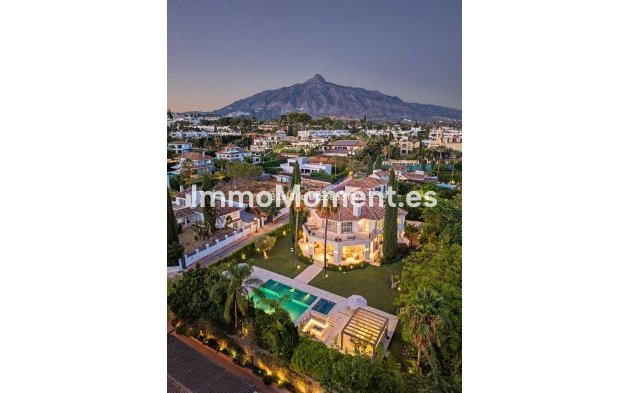 Wiederverkauf - Freistehende Villa - Marbella - Nueva Andalucía