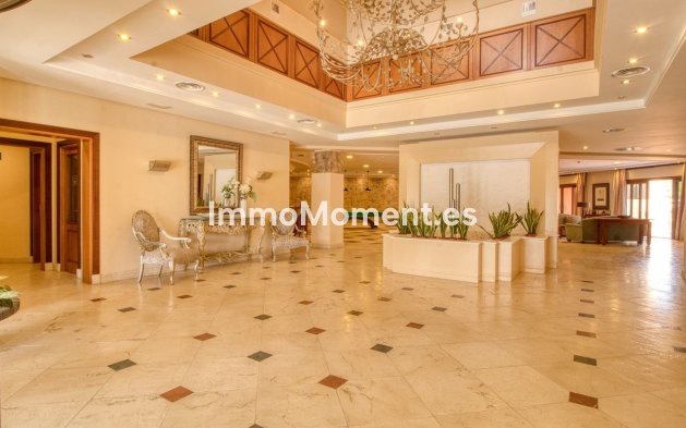Wiederverkauf - Wohnung - Estepona  - Estepona Centro