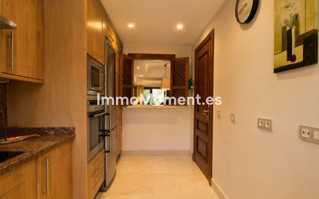 Wiederverkauf - Wohnung - Estepona  - Estepona Centro