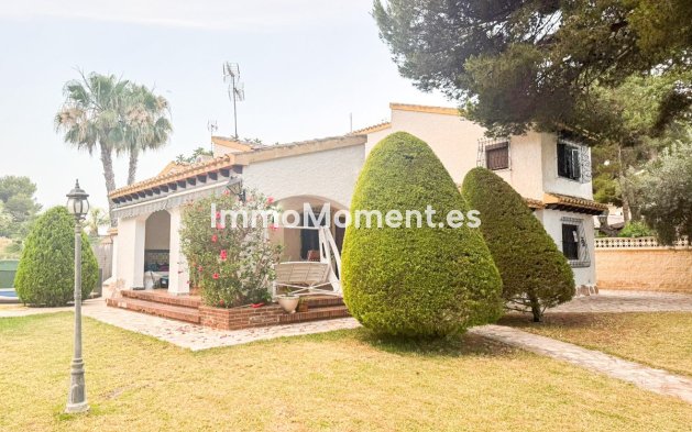 Resale - Detached villa - Orihuela Costa - Punta Prima