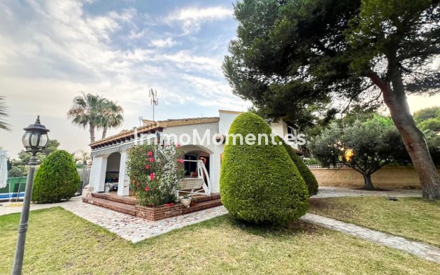 Resale - Detached villa - Orihuela Costa - Punta Prima