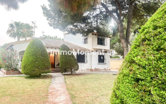 Resale - Detached villa - Orihuela Costa - Punta Prima