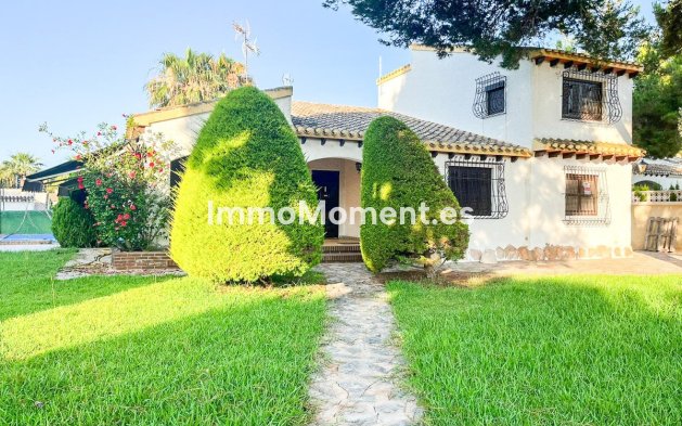 Resale - Detached villa - Orihuela Costa - Punta Prima