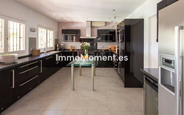Resale - Detached villa - Mijas Costa