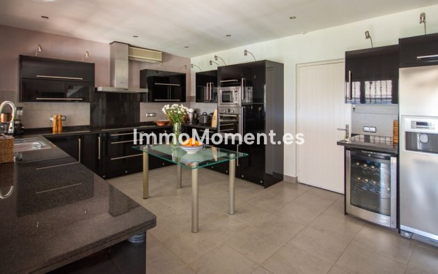Resale - Detached villa - Mijas Costa