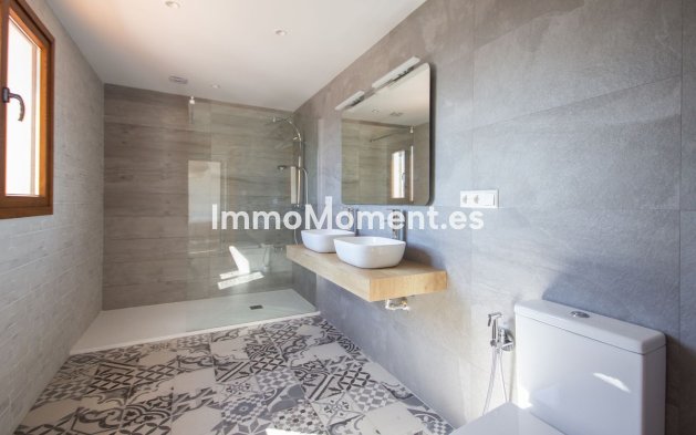 Resale - Detached villa - Mijas Costa