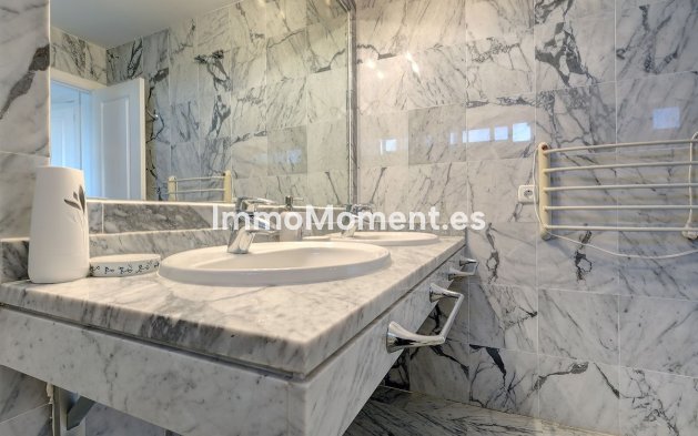 Resale - Apartment - Marbella - Bahía de Marbella