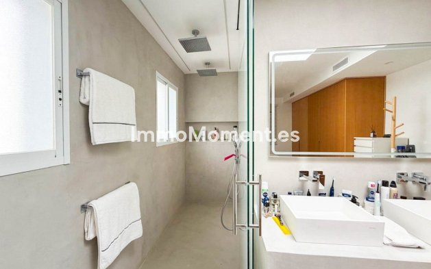 Resale - Apartment - Benahavís - La Quinta