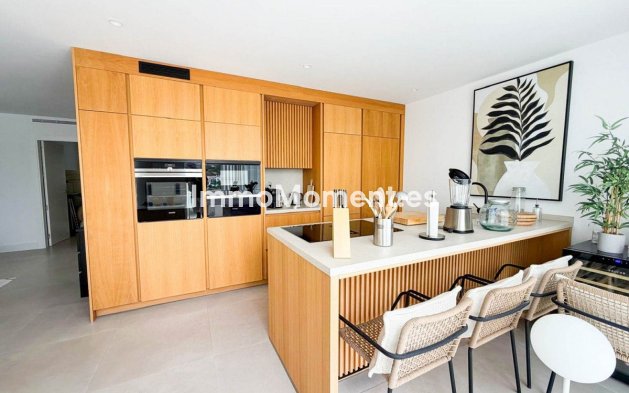 Resale - Apartment - Benahavís - La Quinta