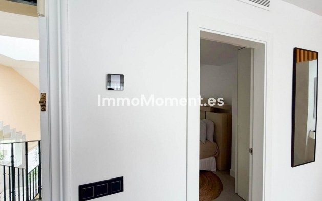 Resale - Apartment - Benahavís - La Quinta