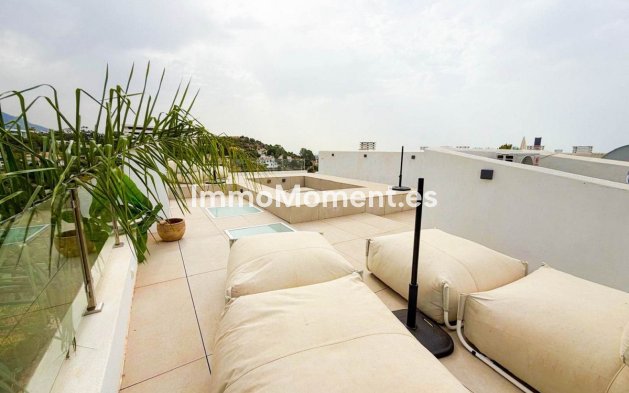 Resale - Apartment - Benahavís - La Quinta