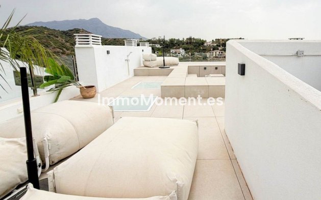 Resale - Apartment - Benahavís - La Quinta