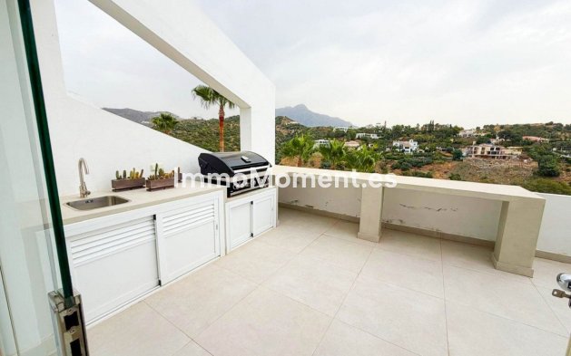 Resale - Apartment - Benahavís - La Quinta