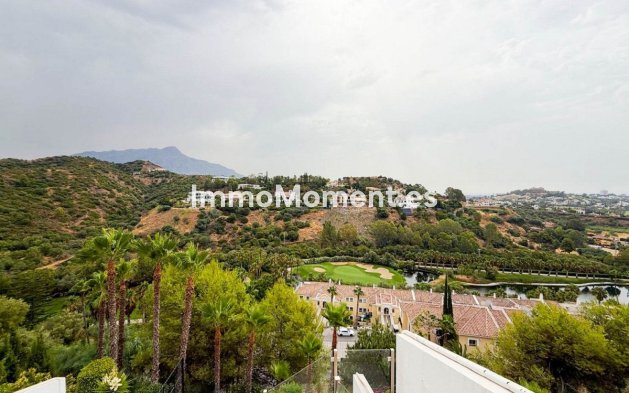 Resale - Apartment - Benahavís - La Quinta