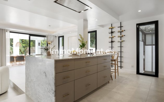 Wiederverkauf - Freistehende Villa - Marbella - Nueva Andalucía