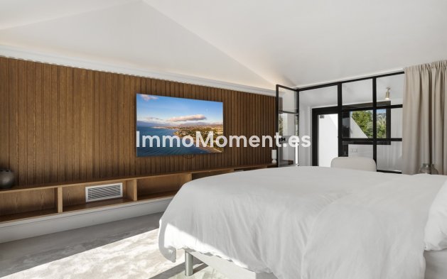 Wiederverkauf - Freistehende Villa - Marbella - Nueva Andalucía