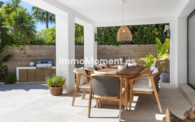 Wiederverkauf - Freistehende Villa - Marbella - Nueva Andalucía