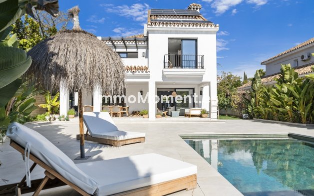 Wiederverkauf - Freistehende Villa - Marbella - Nueva Andalucía