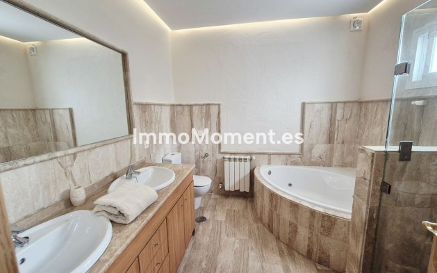 Wiederverkauf - Freistehende Villa - Marbella - Guadalmina Baja
