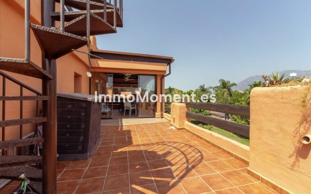 Resale - Apartment - Estepona - Estepona Centro